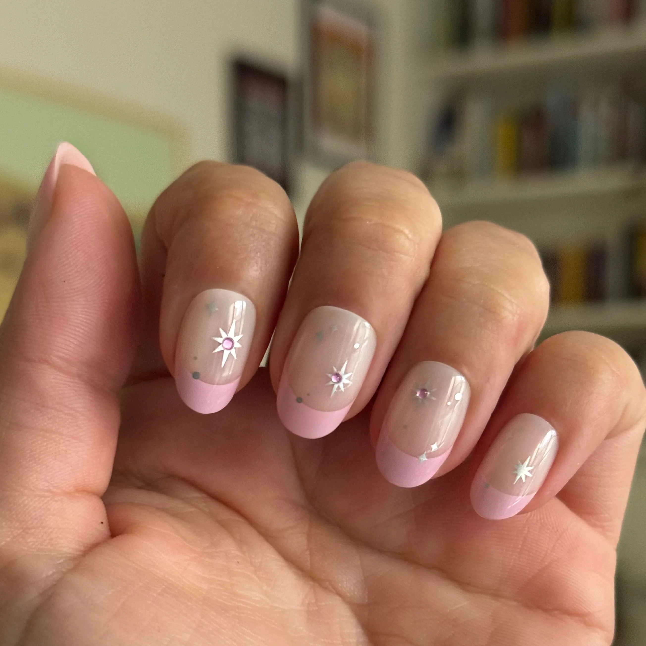 Bubblegum French with Metallic Stars - Press On | Short | Round - Image 7