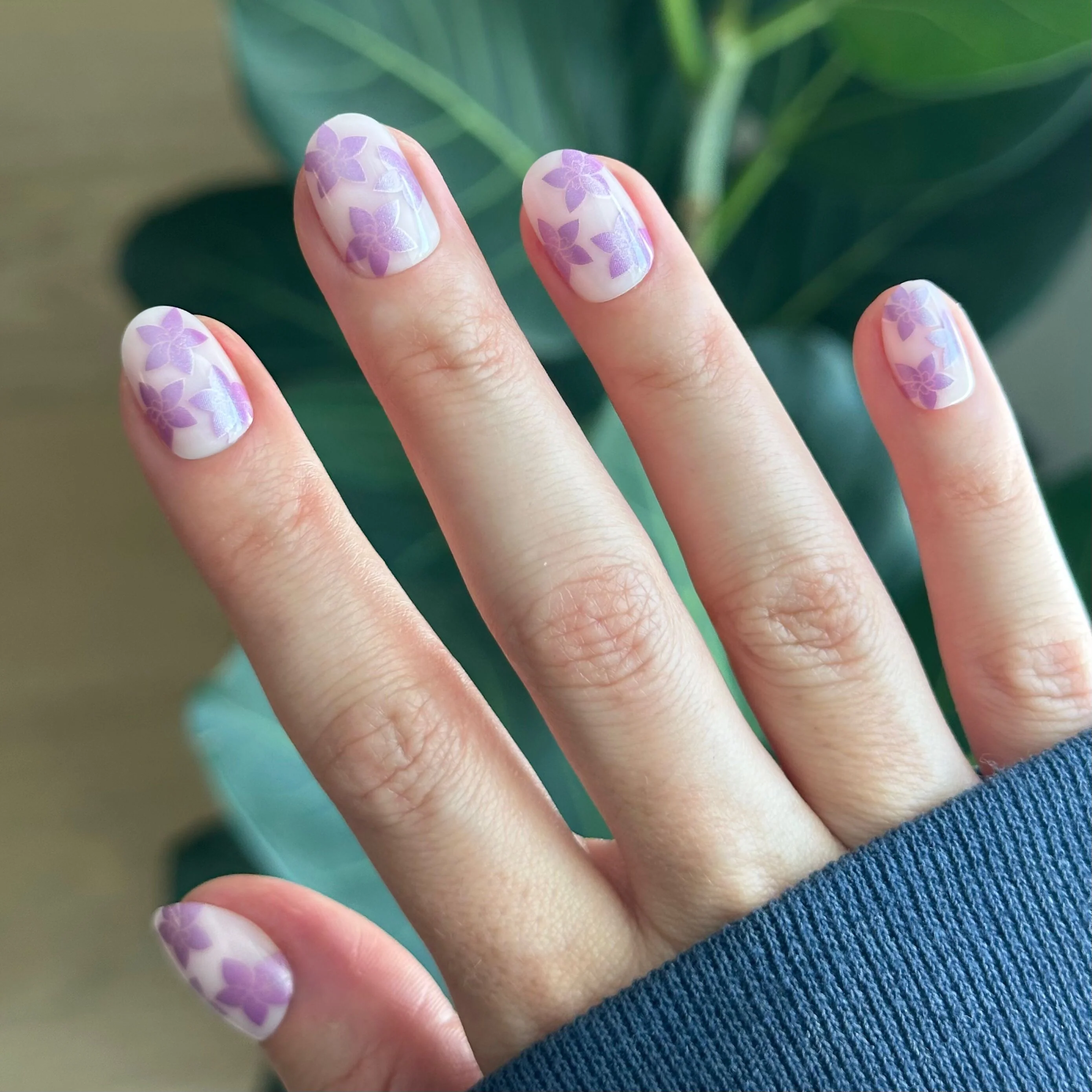 Chrome Petal Party - Press-On | Extra Short | Round - Image 3