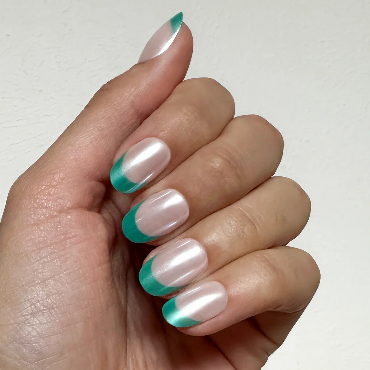 Turquoise Chrome | Short | Round - Tab Press-On - Image 5